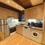 Chalet Le Grizzly En Bois Avec Jacuzzi