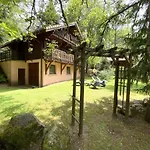 Le Grizzly En Bois Avec Jacuzzi