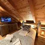 Le Grizzly En Bois Avec Jacuzzi Chalet *