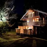 Chalet Le Grizzly En Bois Avec Jacuzzi *