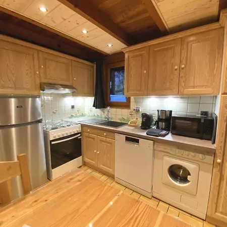 Chalet Le Grizzly En Bois Avec Jacuzzi