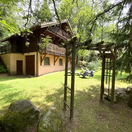 Le Grizzly En Bois Avec Jacuzzi