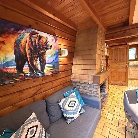 Le Grizzly En Bois Avec Jacuzzi