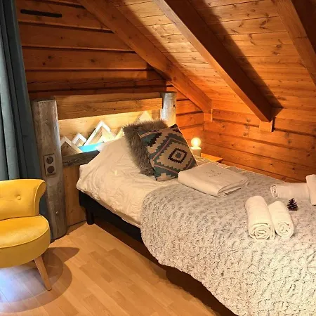 Le Grizzly En Bois Avec Jacuzzi