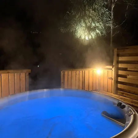 Le Grizzly En Bois Avec Jacuzzi Alpstuga La Bresse