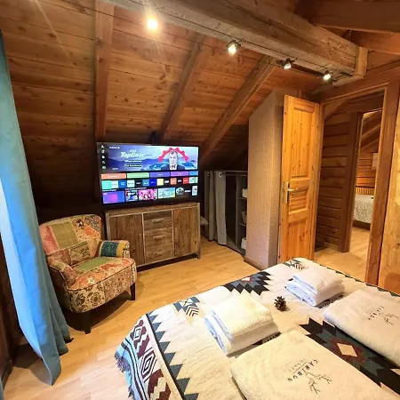 Horská chata Le Grizzly En Bois Avec Jacuzzi